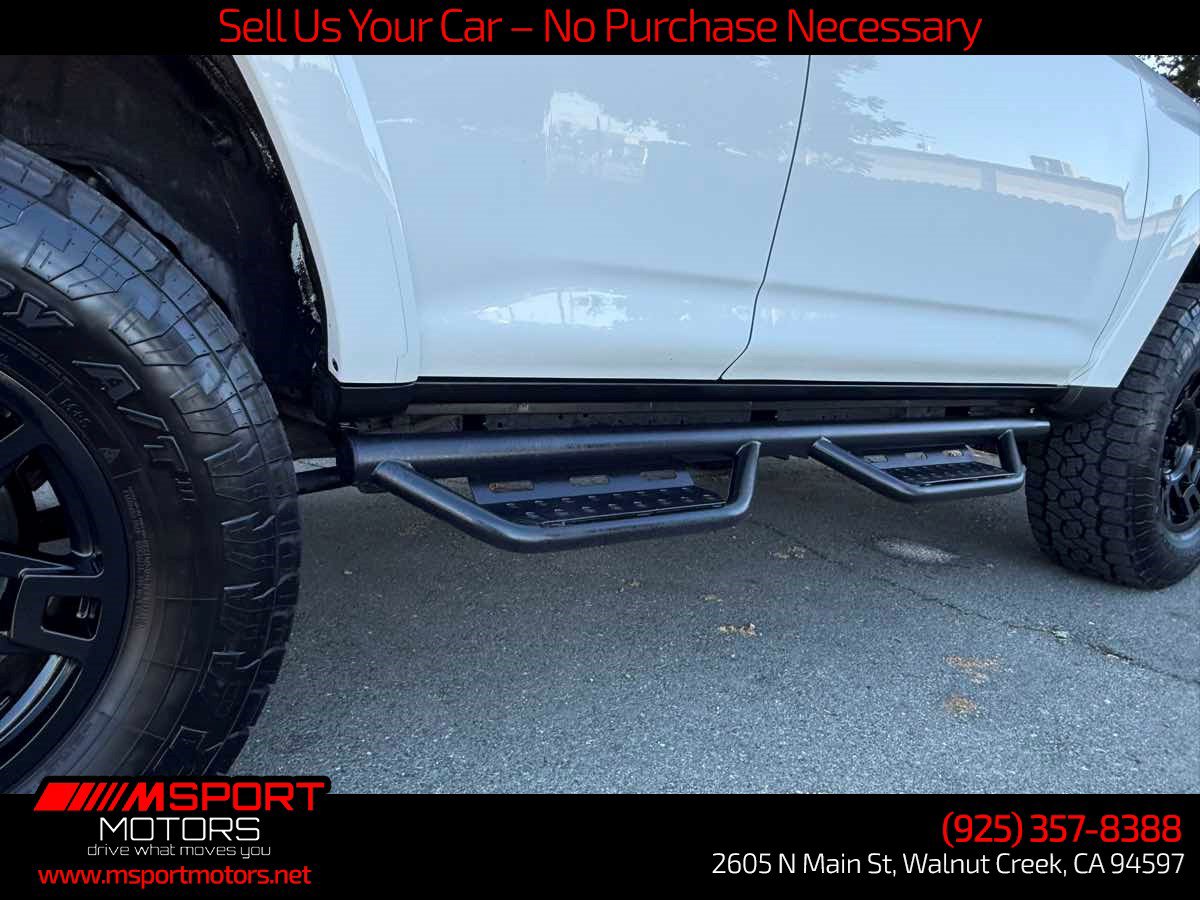 Used 2018 Toyota 4Runner SR5 AWD/4WD image 31