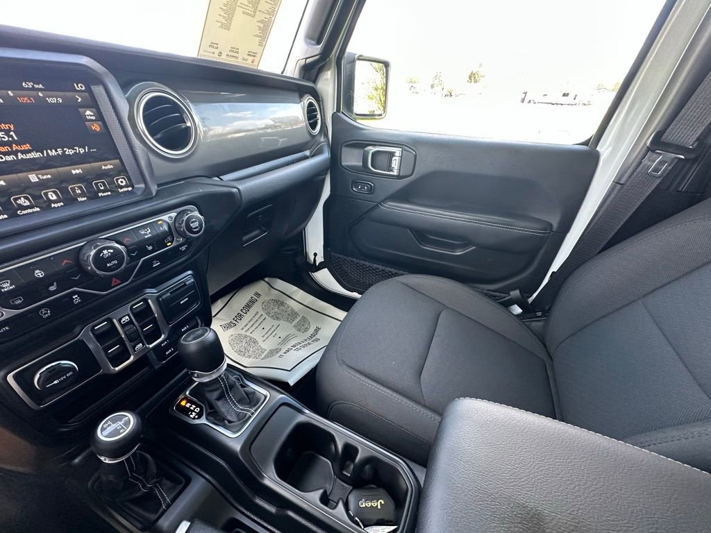 Used 2023 Jeep Wrangler Unlimited Sahara w/ Cold Weather Group AWD/4WD image 23