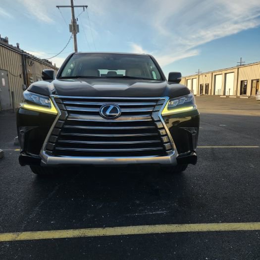Used 2017 Lexus LX 570 4WD image 3