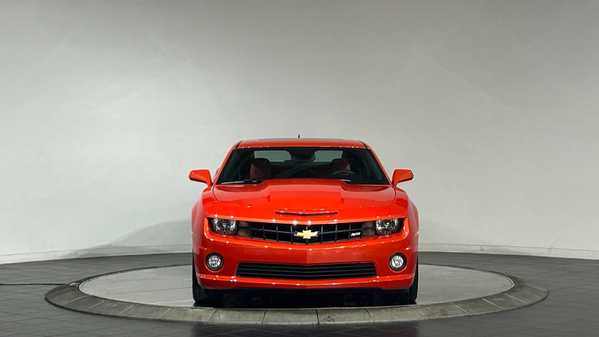 Used 2010 Chevrolet Camaro SS w/ Interior Accent Trim Package RWD video 3