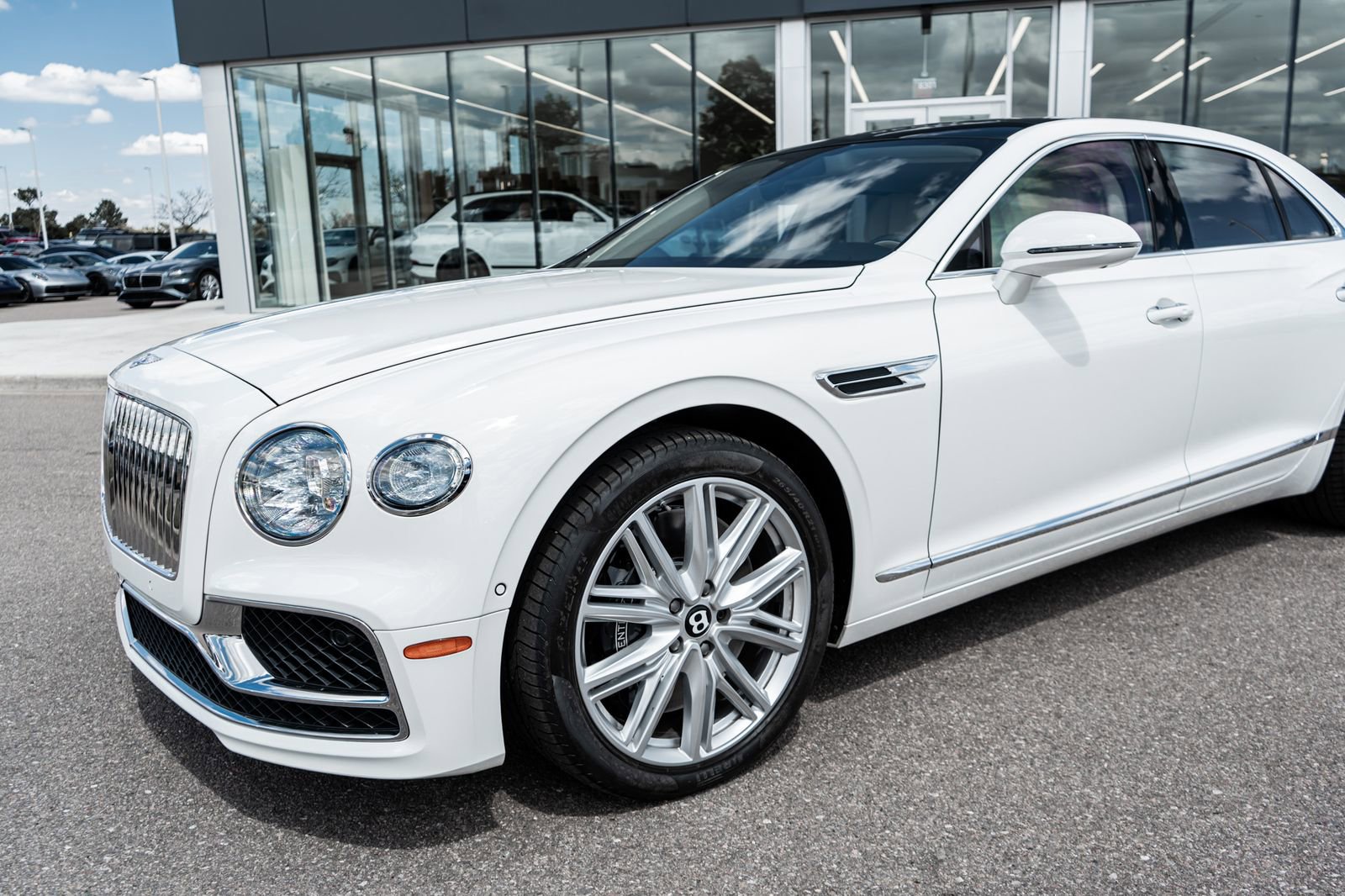 Used 2023 Bentley Flying Spur V8 AWD/4WD image 20