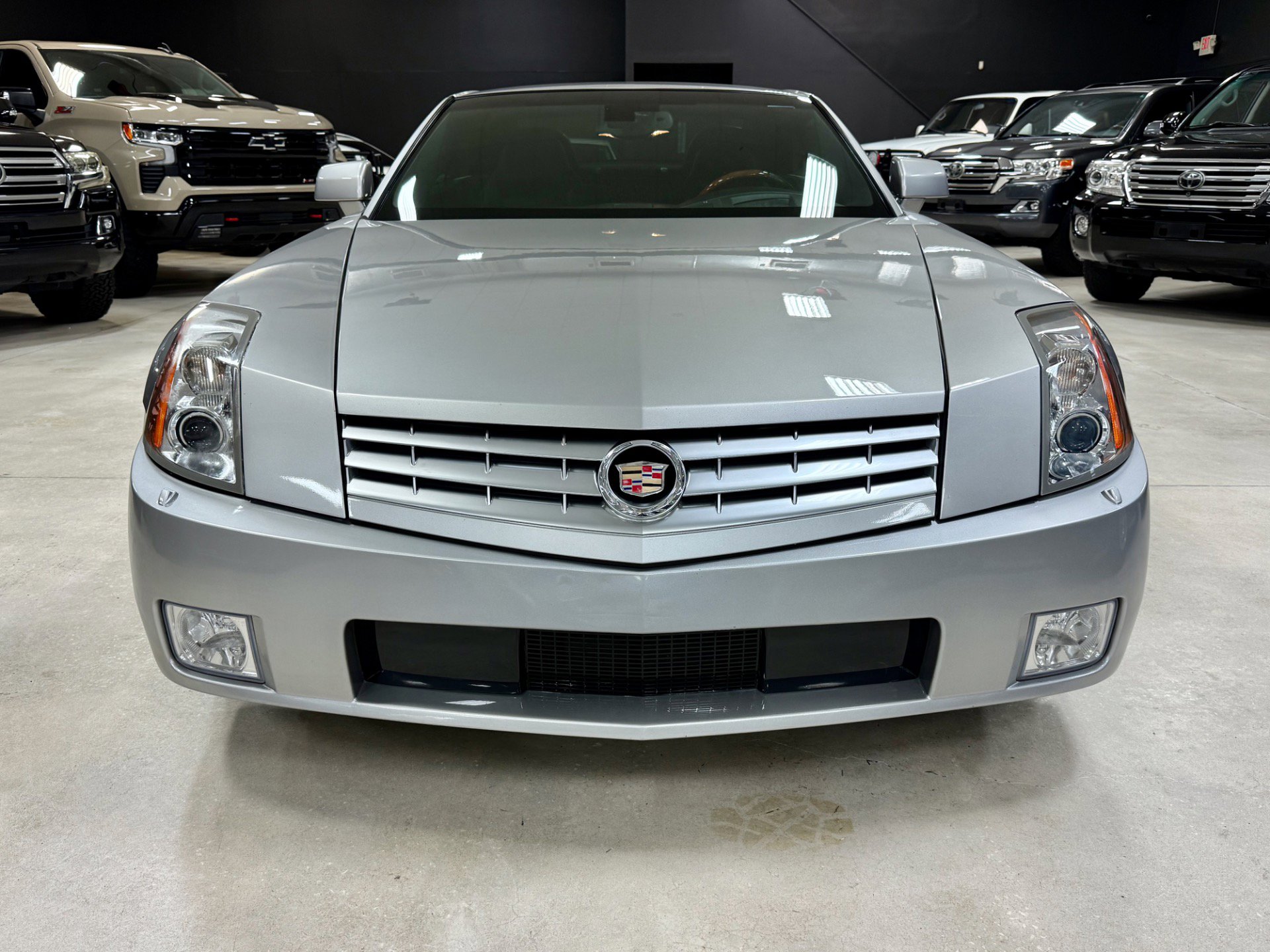 Used 2006 Cadillac XLR image 16