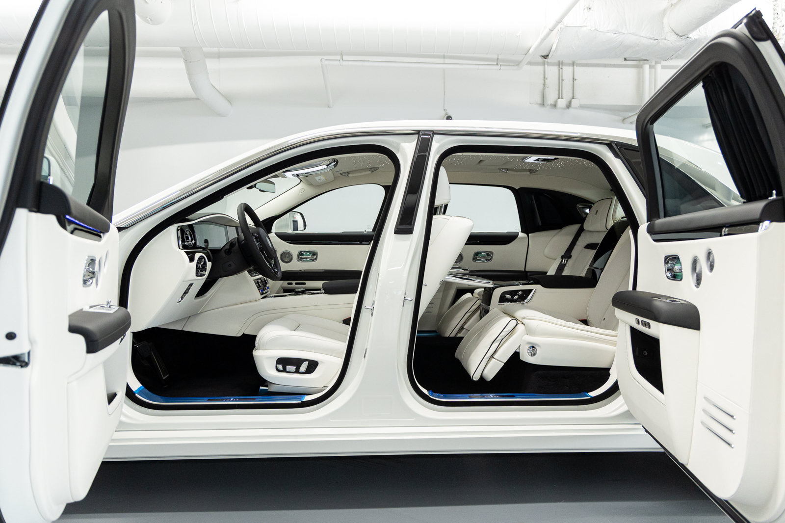New 2027 Rolls-Royce Ghost Extended Wheelbase AWD/4WD image 32