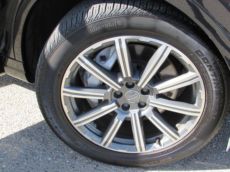 Used 2017 Audi Q7 3.0T Premium Plus w/ Premium Plus Package AWD/4WD image 36