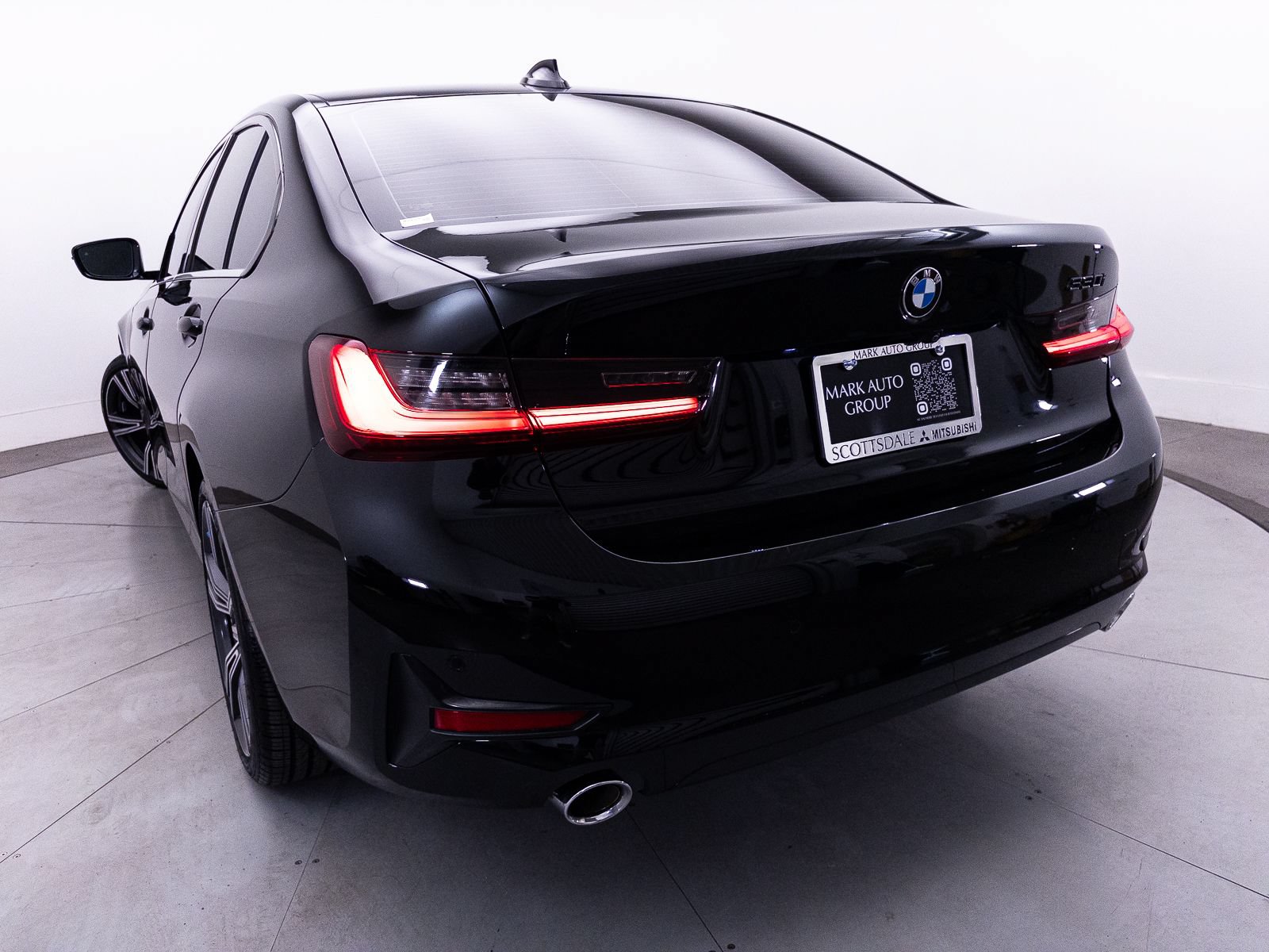 Used 2022 BMW 330i Sedan w/ Premium Package 2 RWD image 6