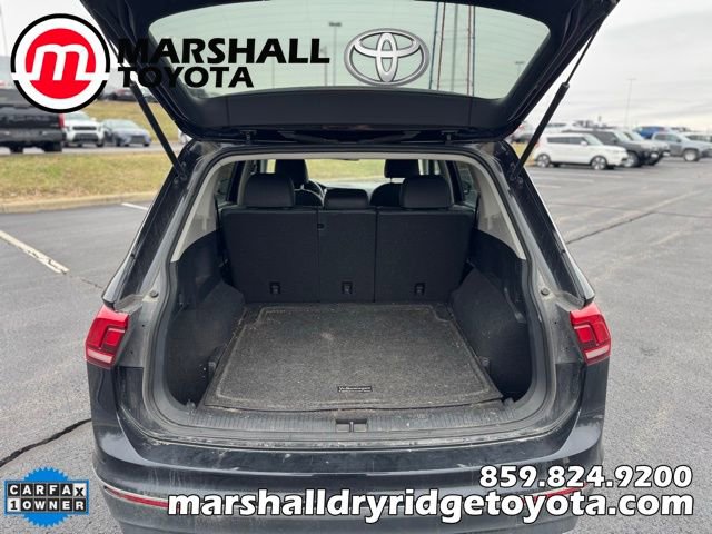 Used 2020 Volkswagen Tiguan SE w/ Panoramic Sunroof Package image 9