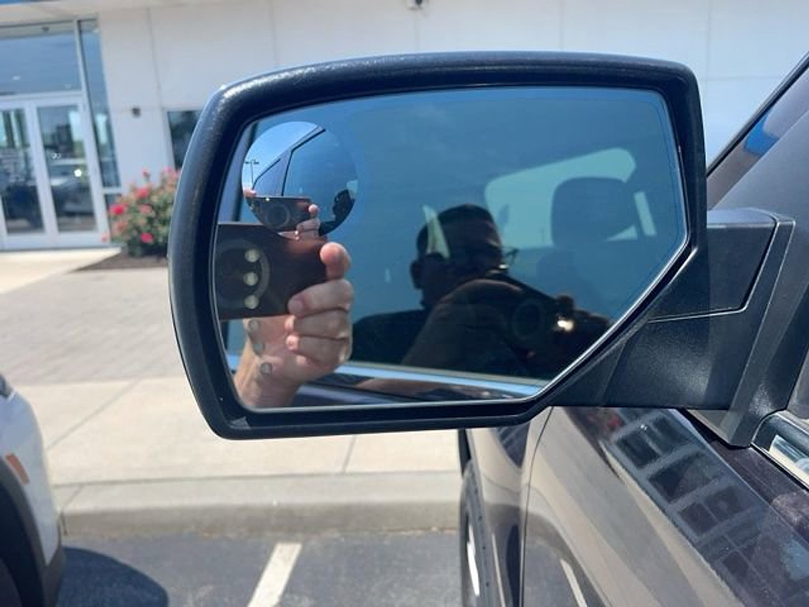 Used 2015 GMC Sierra 1500 SLT AWD/4WD image 36