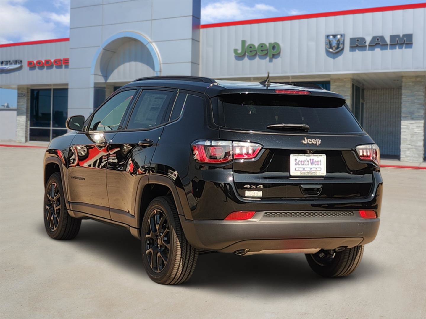 New 2026 Jeep Compass Latitude AWD/4WD image 4