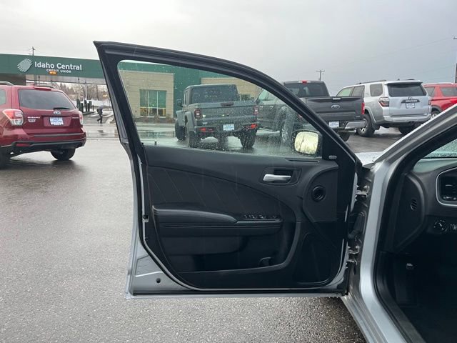 Used 2020 Dodge Charger SXT w/ Blacktop Package AWD/4WD image 24