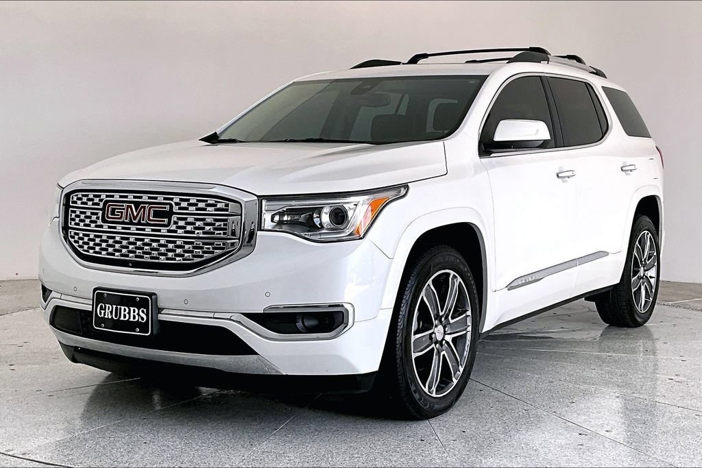 Used 2017 GMC Acadia Denali w/ Technology Package AWD/4WD image 5