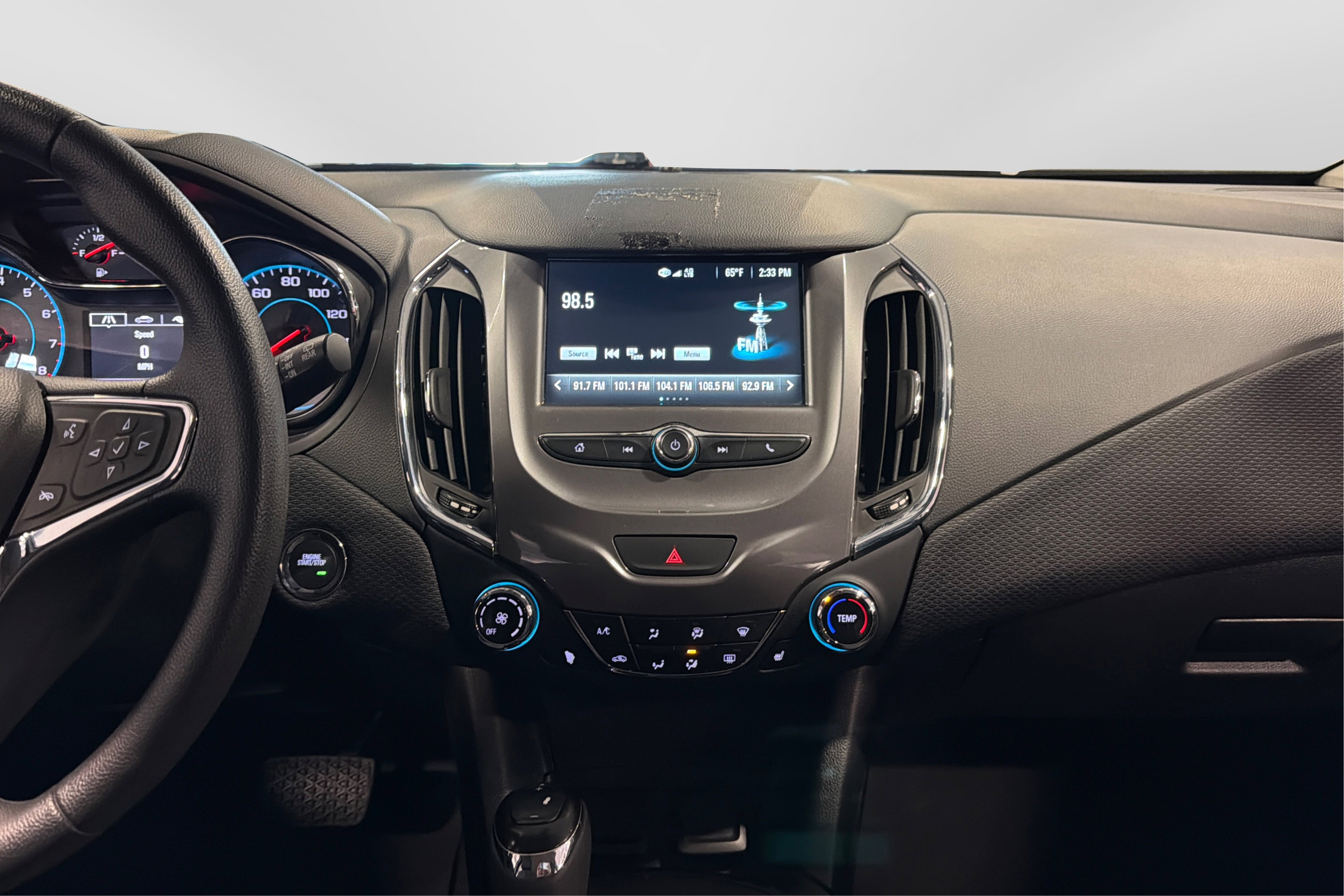 Used 2018 Chevrolet Cruze LT w/ Convenience Package FWD image 27