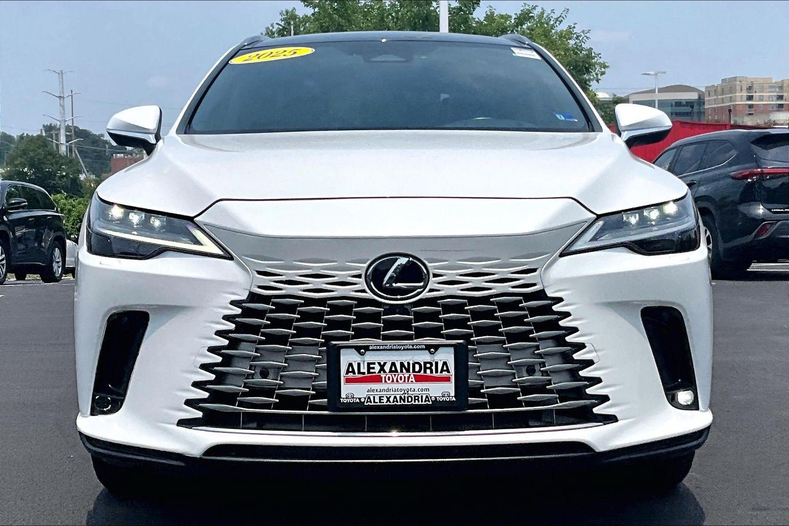 Used 2025 Lexus RX 450h AWD w/ Convenience Package image 3