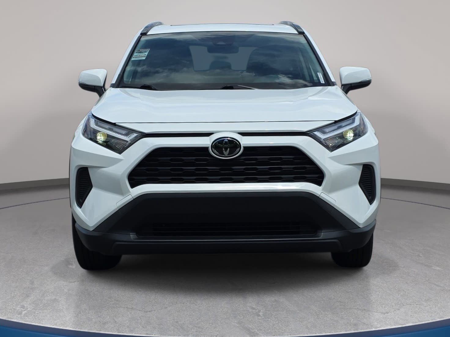 Used 2025 Toyota RAV4 XLE w/ Convenience Package AWD/4WD image 2
