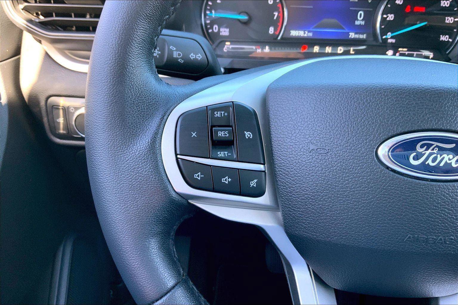 Used 2022 Ford Explorer XLT image 15