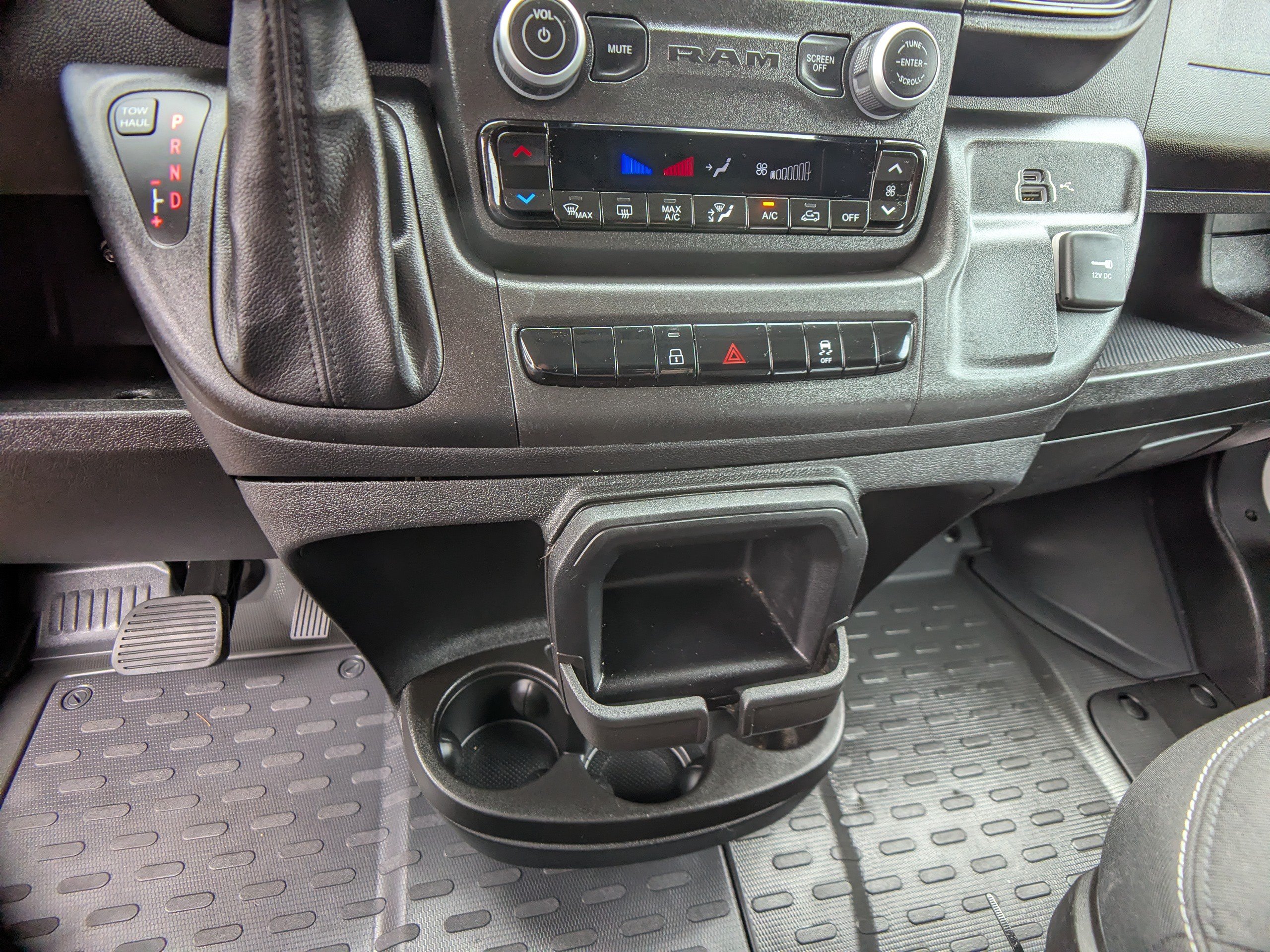 Used 2025 RAM ProMaster 2500 w/ U-Haul Equipment Group FWD image 20