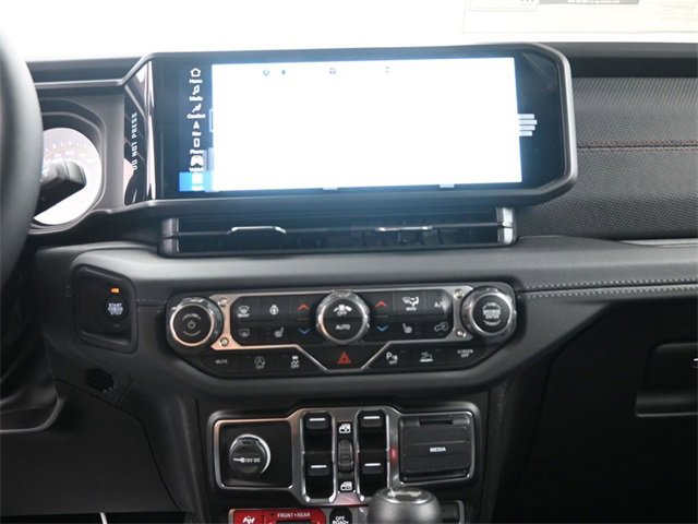 Used 2024 Jeep Wrangler Unlimited Rubicon w/ Technology Group image 19