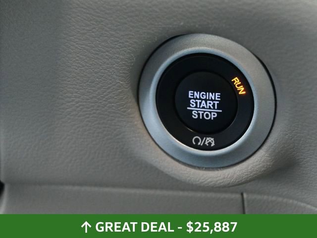 Used 2024 Chrysler Pacifica Touring-L image 26