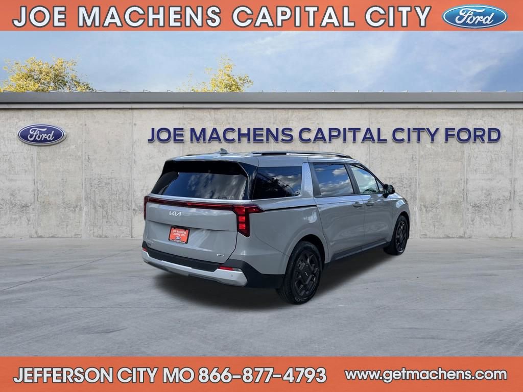 Used 2025 Kia Carnival EX image 7