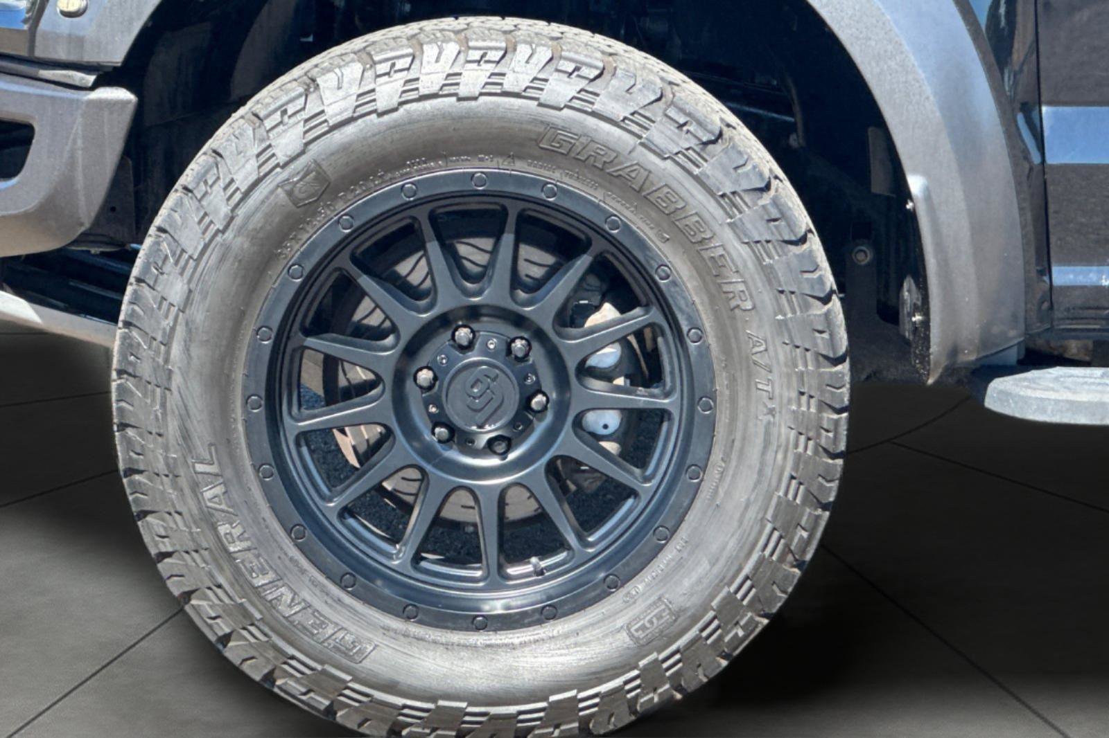 Used 2017 Ford F150 Raptor w/ Equipment Group 802A Luxury image 30