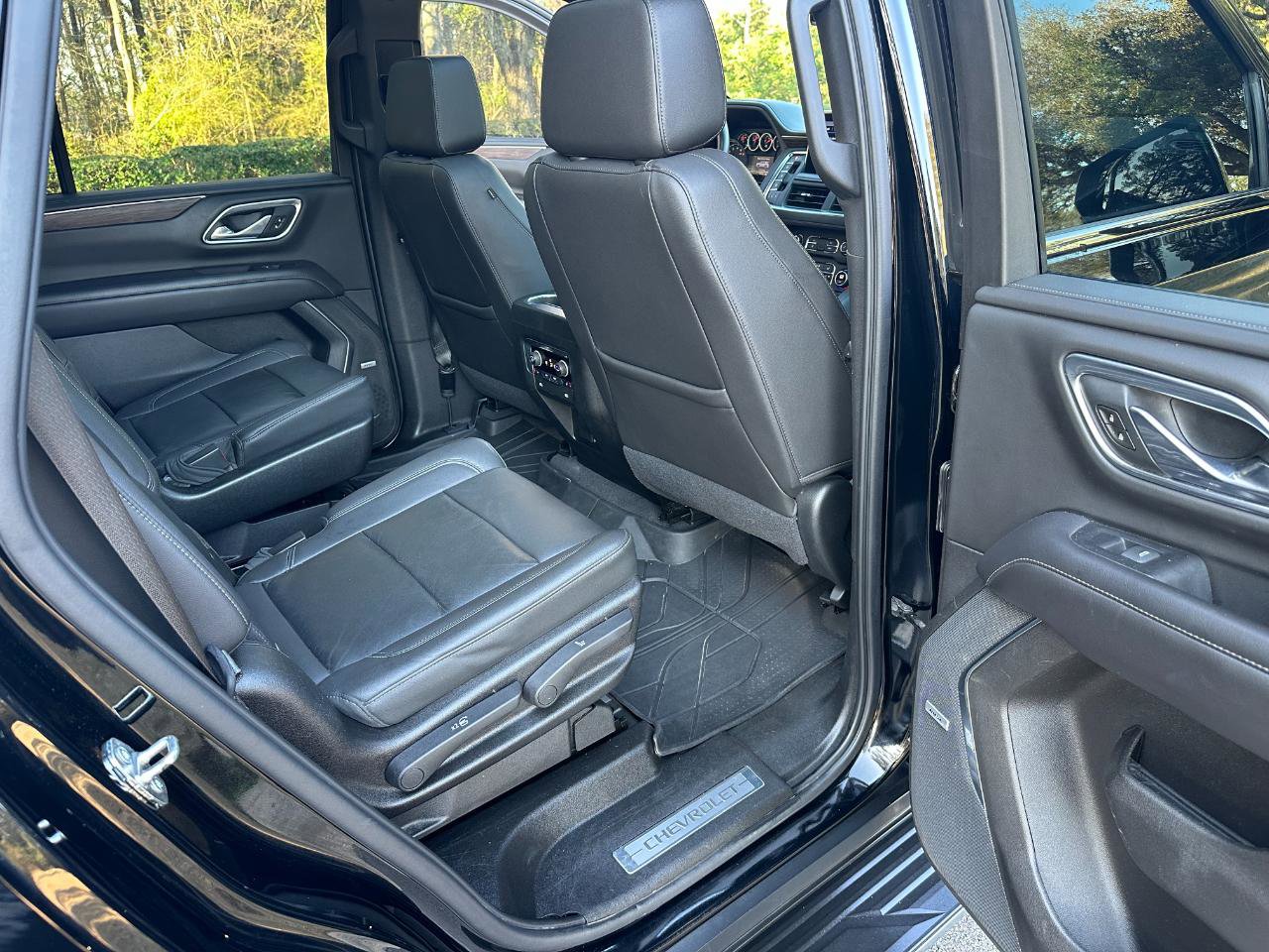 Used 2021 Chevrolet Tahoe LT w/ LT Signature Package image 26