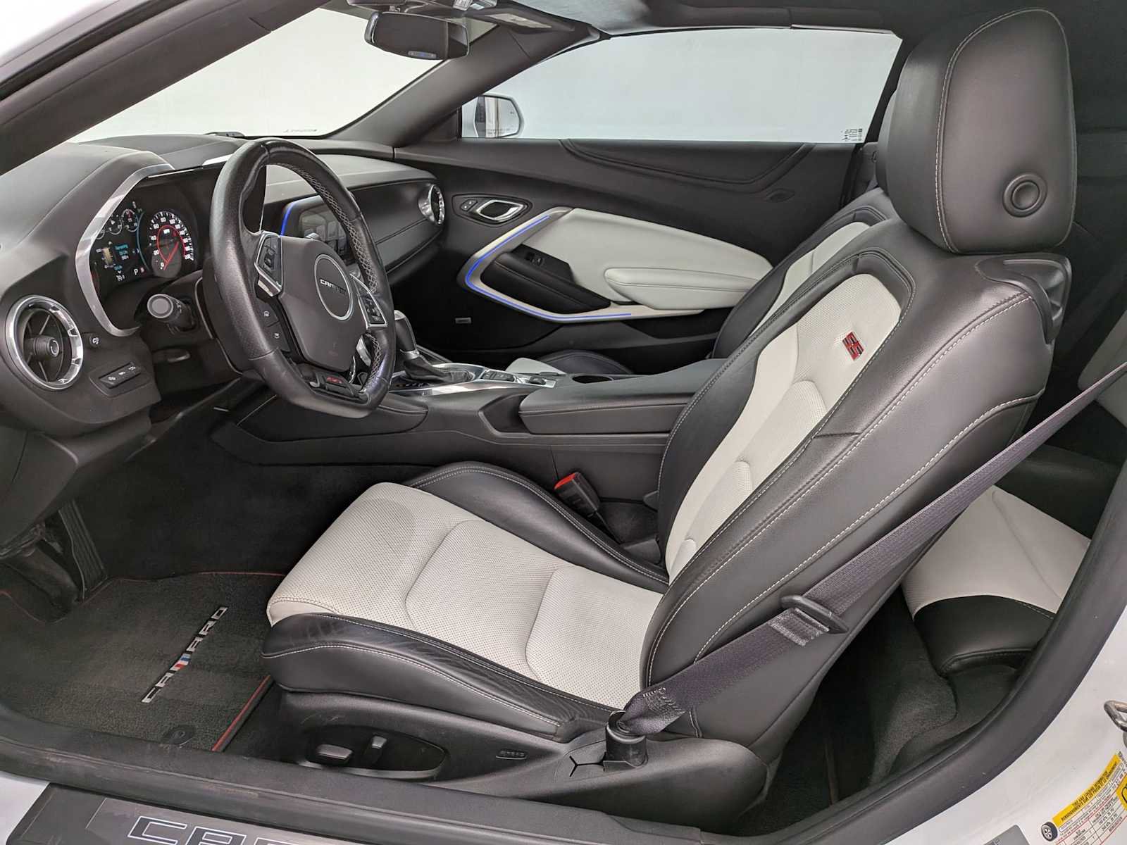 Used 2016 Chevrolet Camaro SS image 17