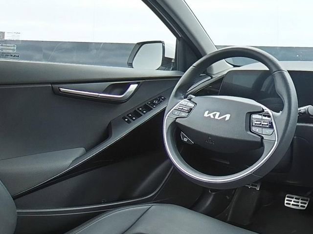 Used 2023 Kia Niro EX Touring FWD image 17