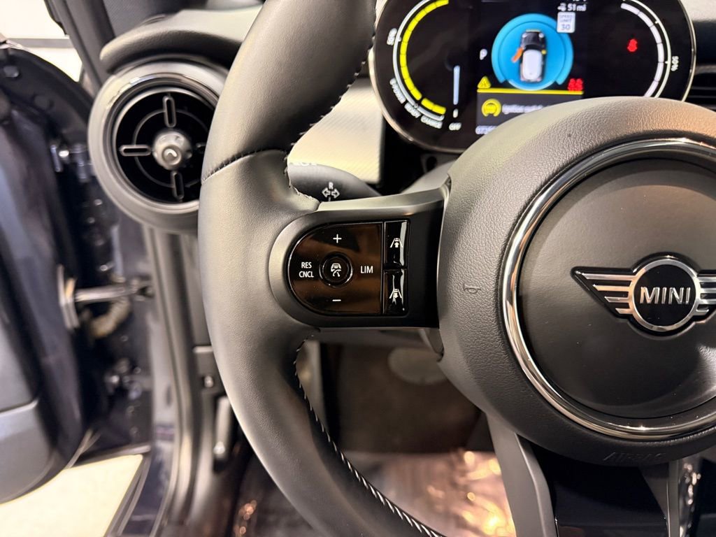 Certified 2024 MINI Cooper SE image 13