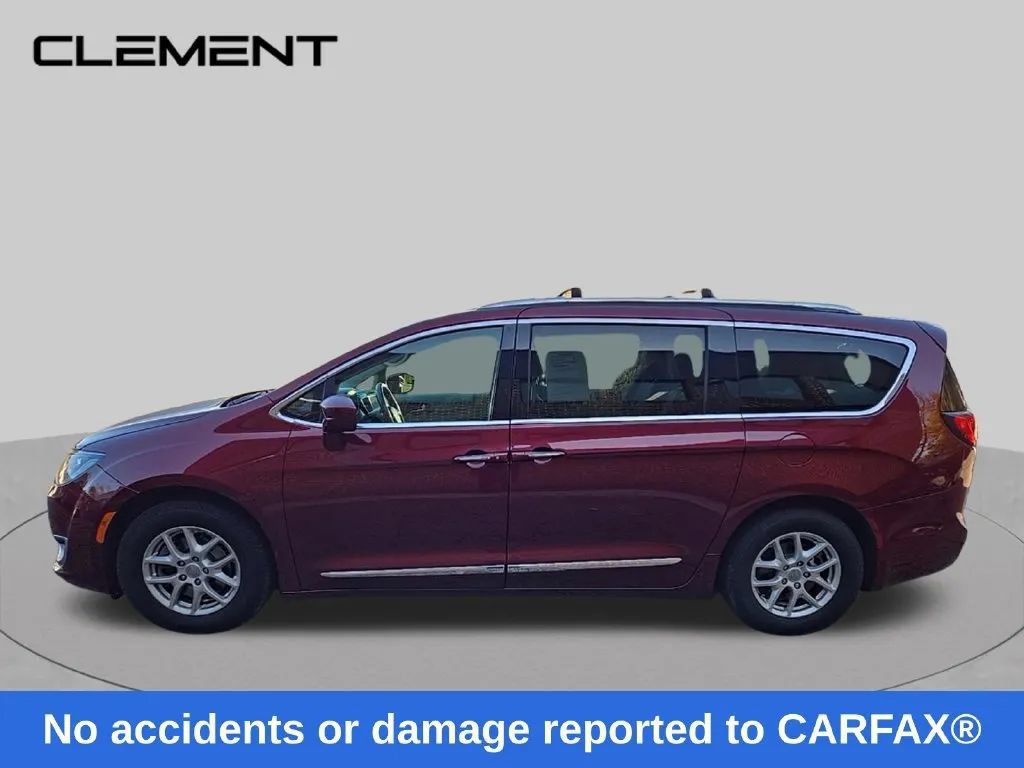 Used 2020 Chrysler Pacifica Touring-L FWD image 2