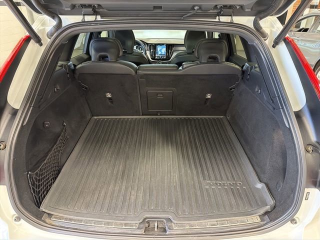 Used 2020 Volvo XC60 T6 Momentum w/ Protection Package image 31