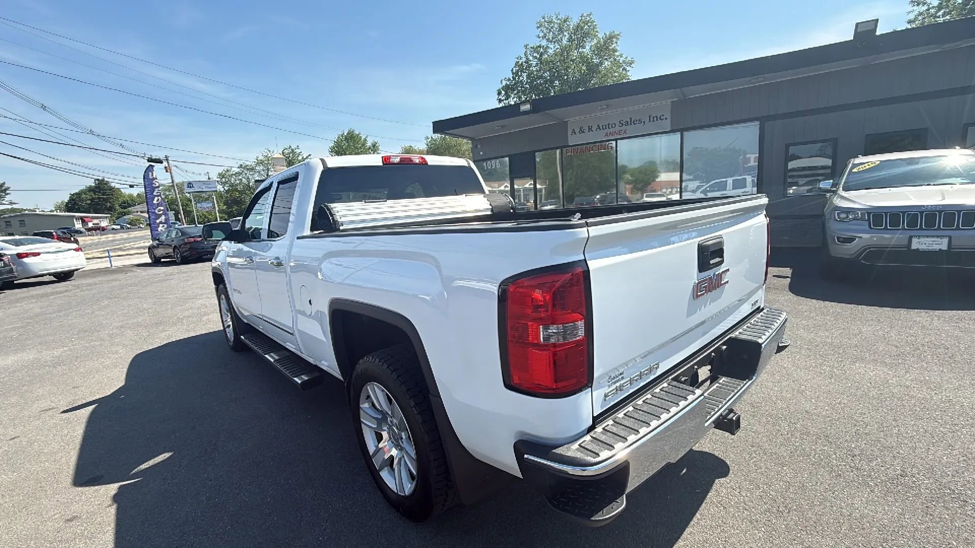 Used 2015 GMC Sierra 1500 SLT w/ Suspension Package, Off-Road AWD/4WD image 7