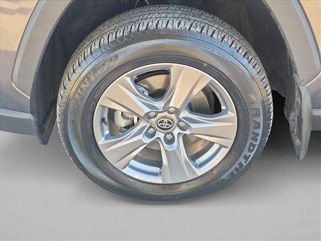 Used 2024 Toyota RAV4 XLE w/ Convenience Package FWD image 24