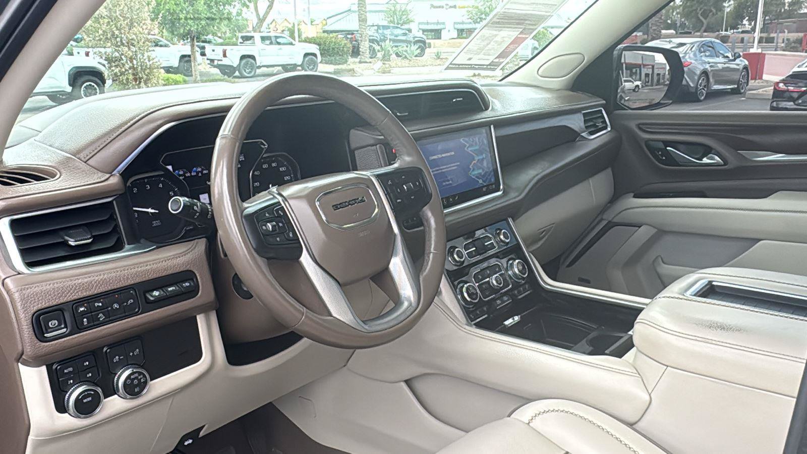 Used 2021 GMC Yukon XL Denali AWD/4WD image 25