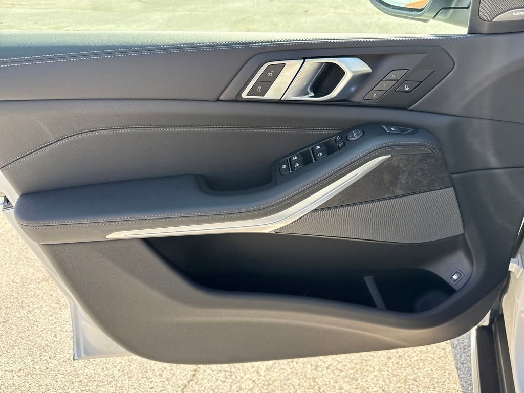 New 2026 BMW X5 xDrive50e image 13