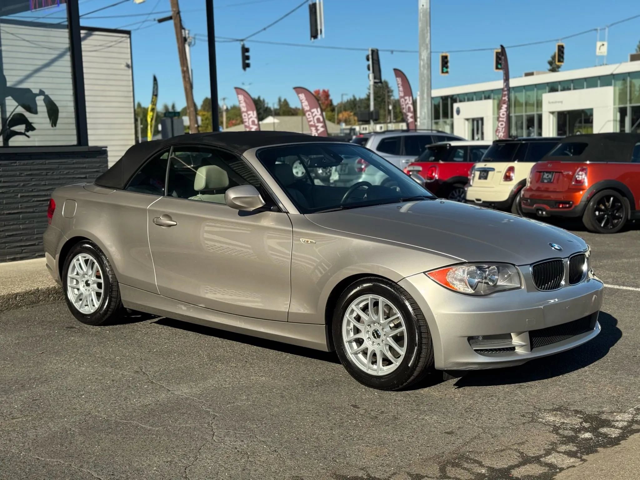 Used 2011 BMW 128i Convertible image 3