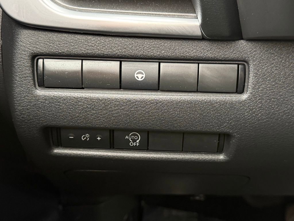 Certified 2023 Nissan Rogue SV image 26