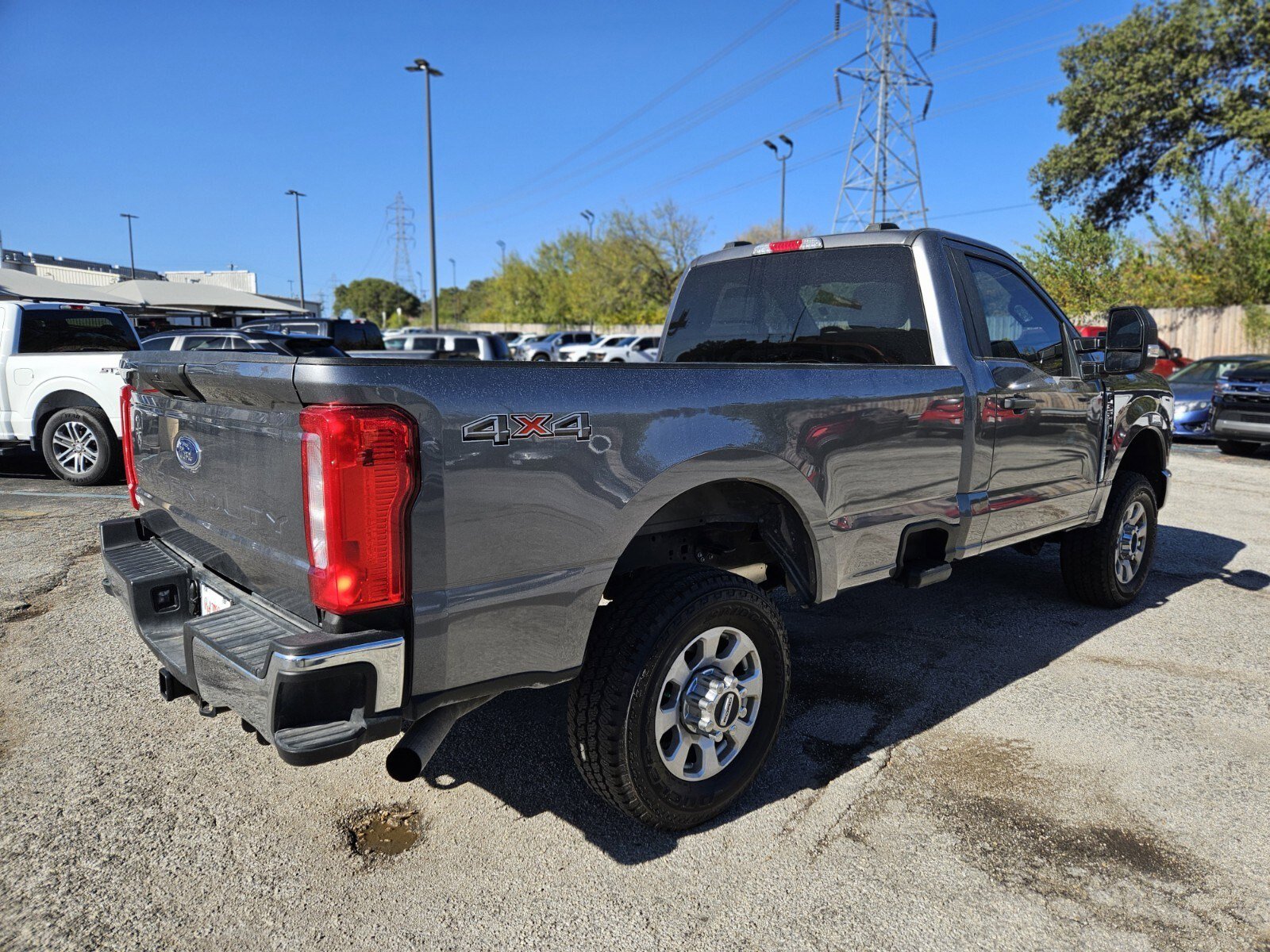 Used 2024 Ford F350 XLT w/ FX4 Off-Road Package image 3