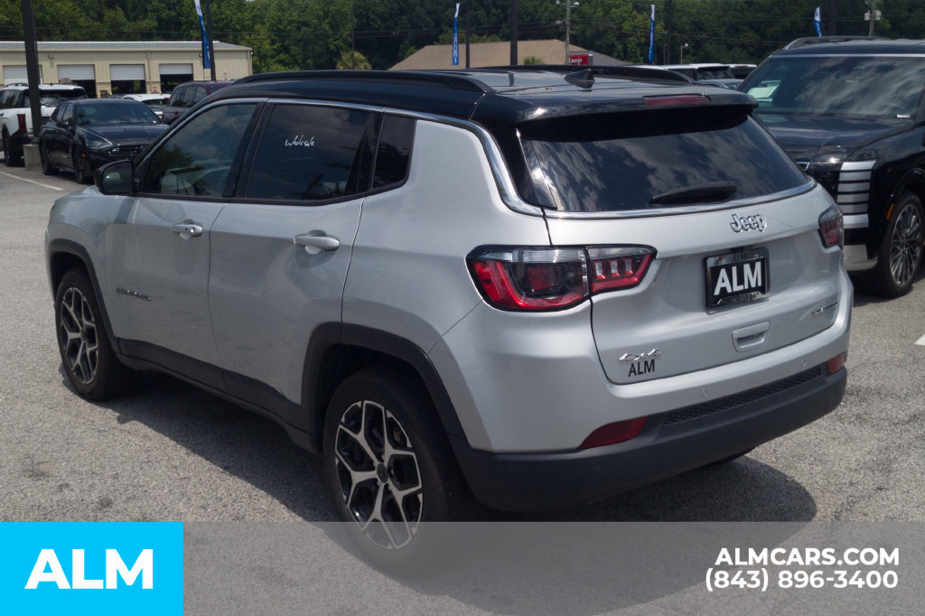 Used 2025 Jeep Compass Limited AWD/4WD image 9