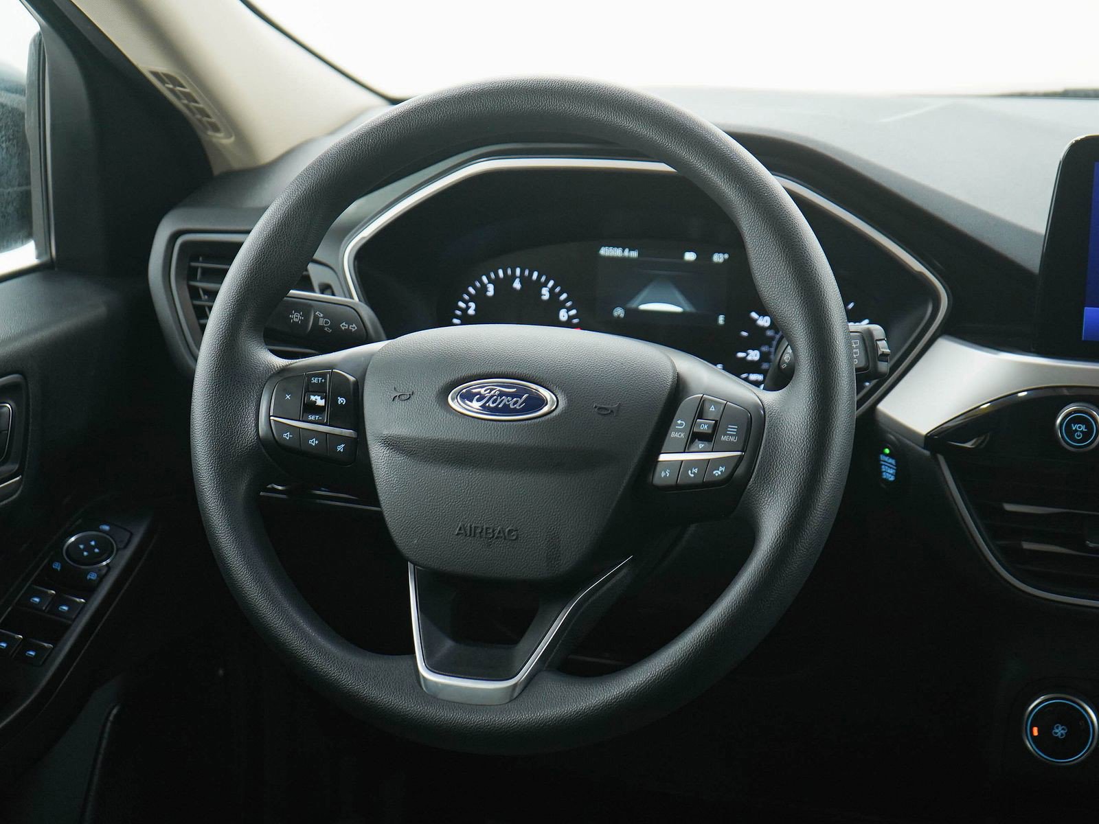 Used 2020 Ford Escape SE image 15