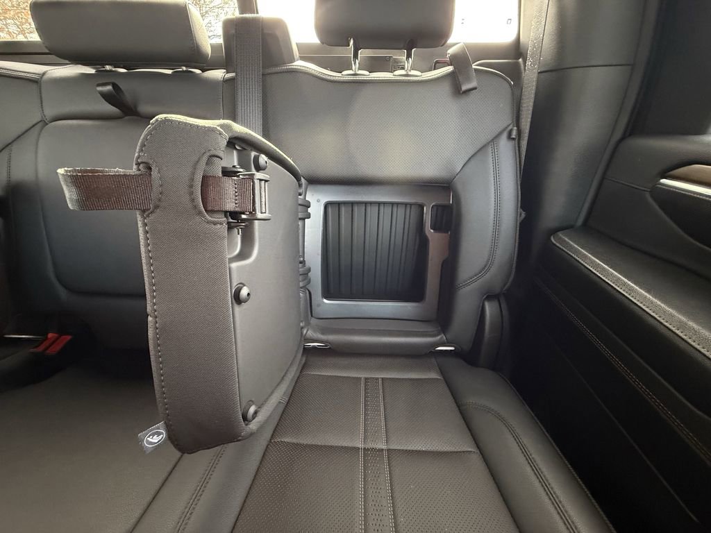 Used 2024 Chevrolet Silverado 3500 High Country w/ Technology Package image 32