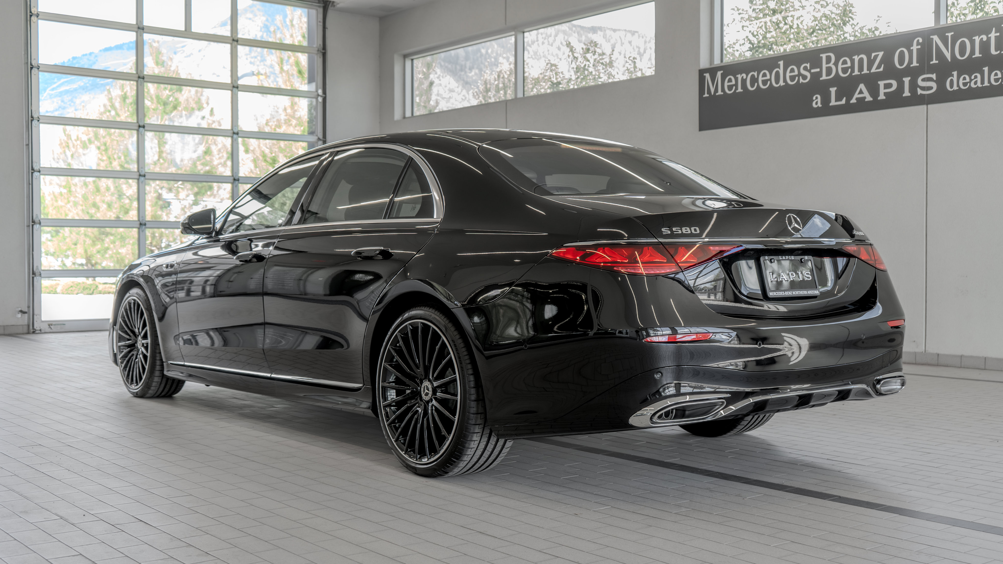 New 2027 Mercedes-Benz S 580 4MATIC Sedan image 13