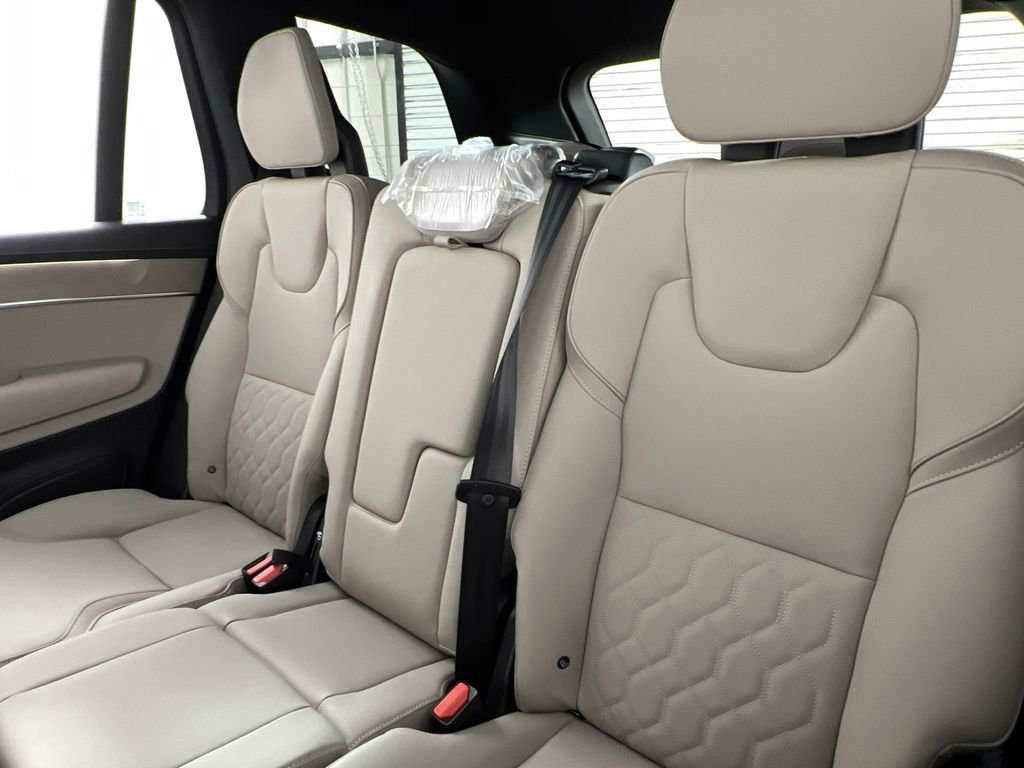 New 2026 Volvo XC90 B6 Plus w/ Protection Package Premier AWD/4WD image 23