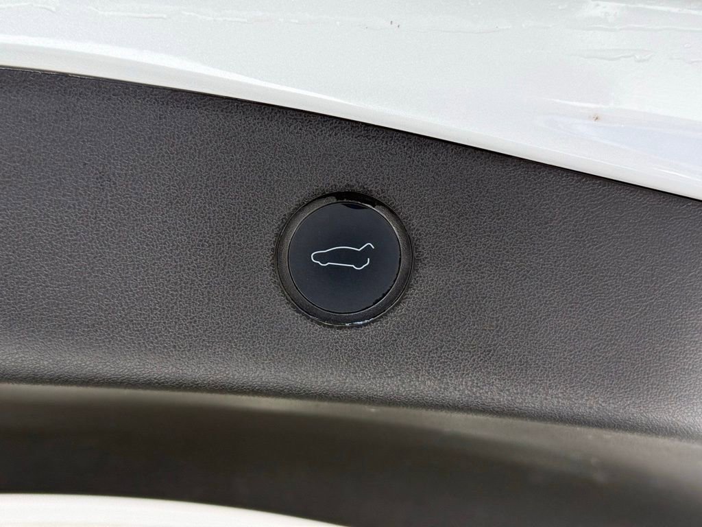 Used 2021 Tesla Model 3 Standard Range Plus image 5