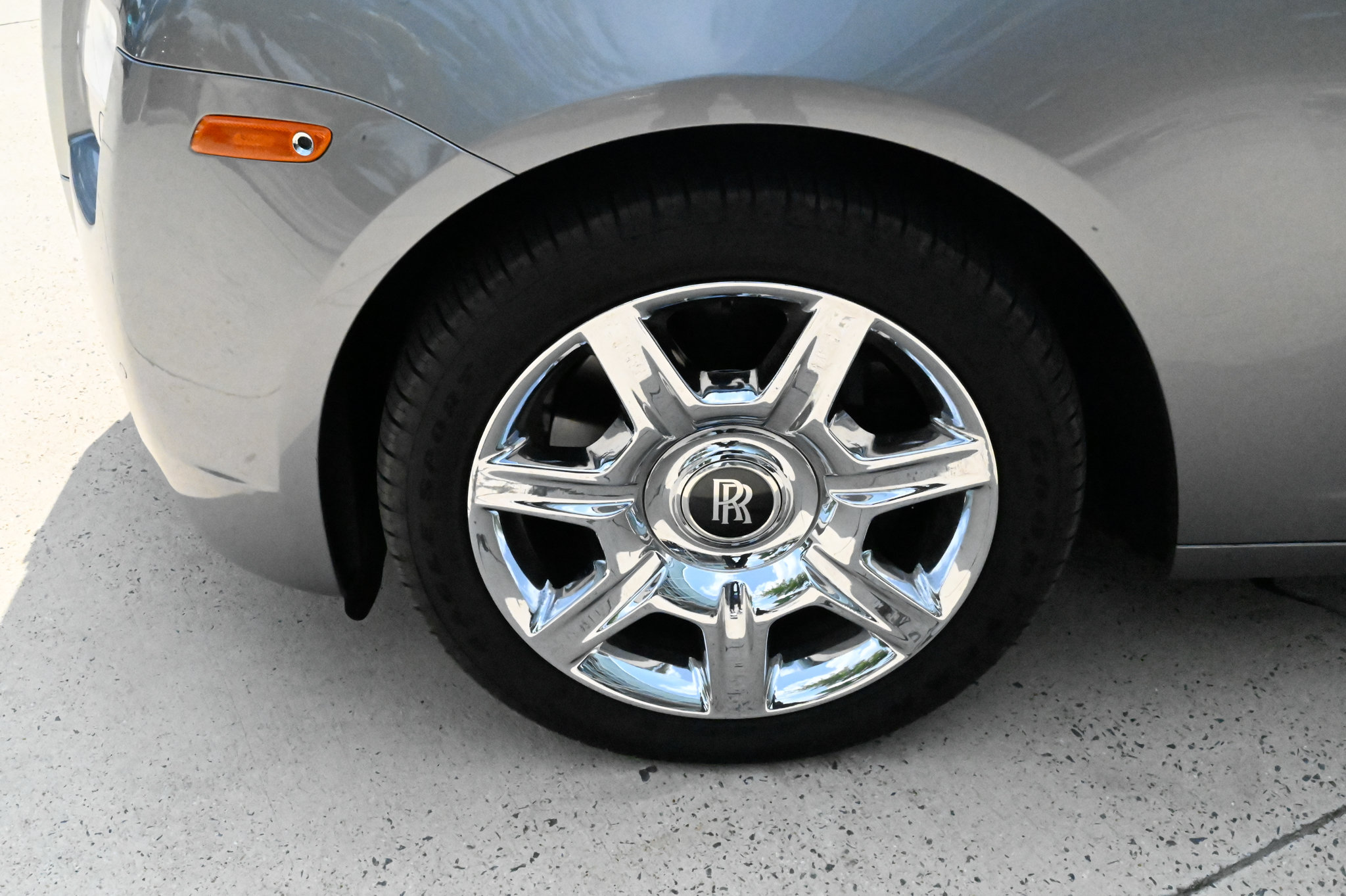 Used 2013 Rolls-Royce Ghost RWD image 45