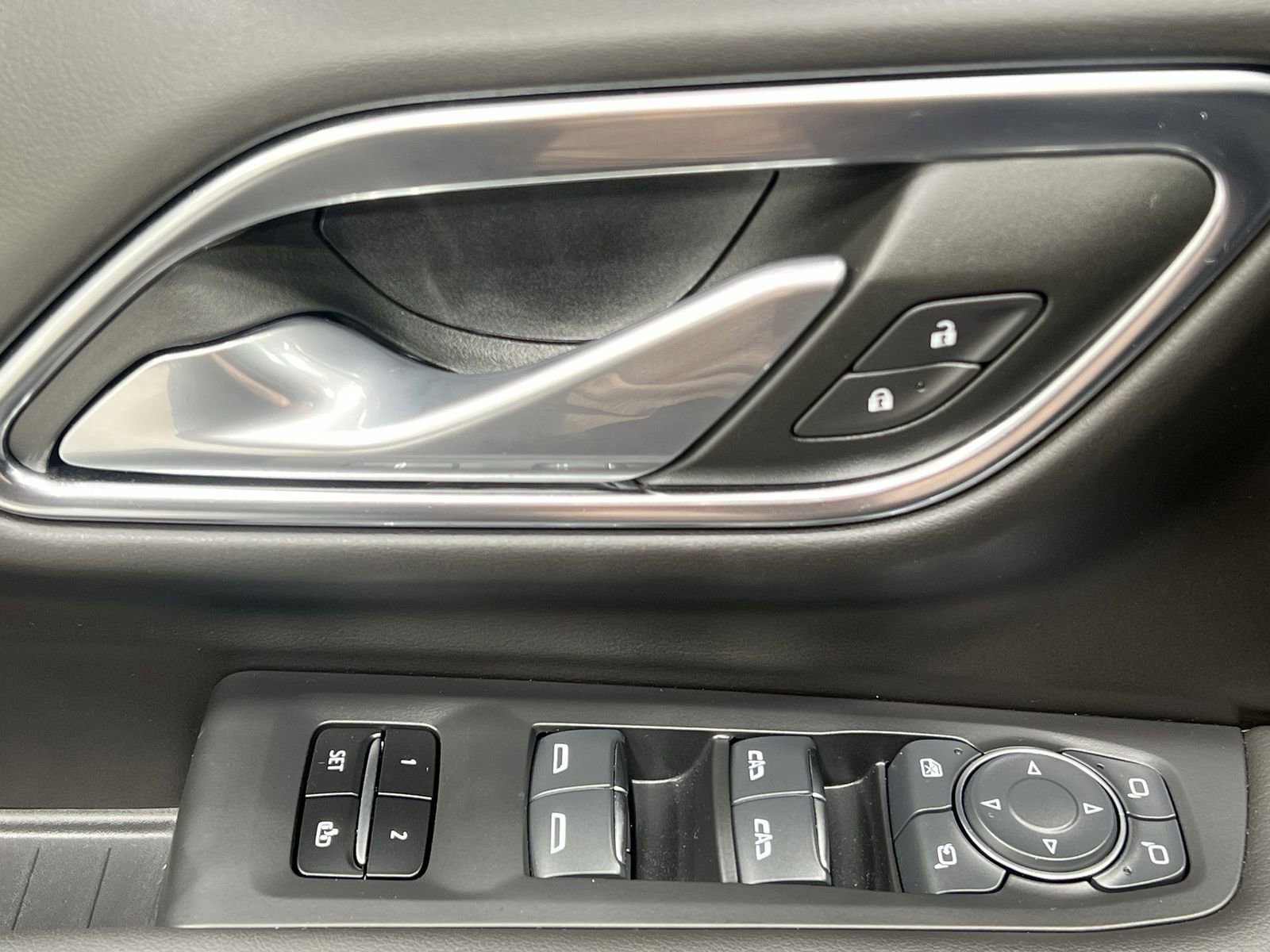 Used 2024 Chevrolet Tahoe High Country image 13