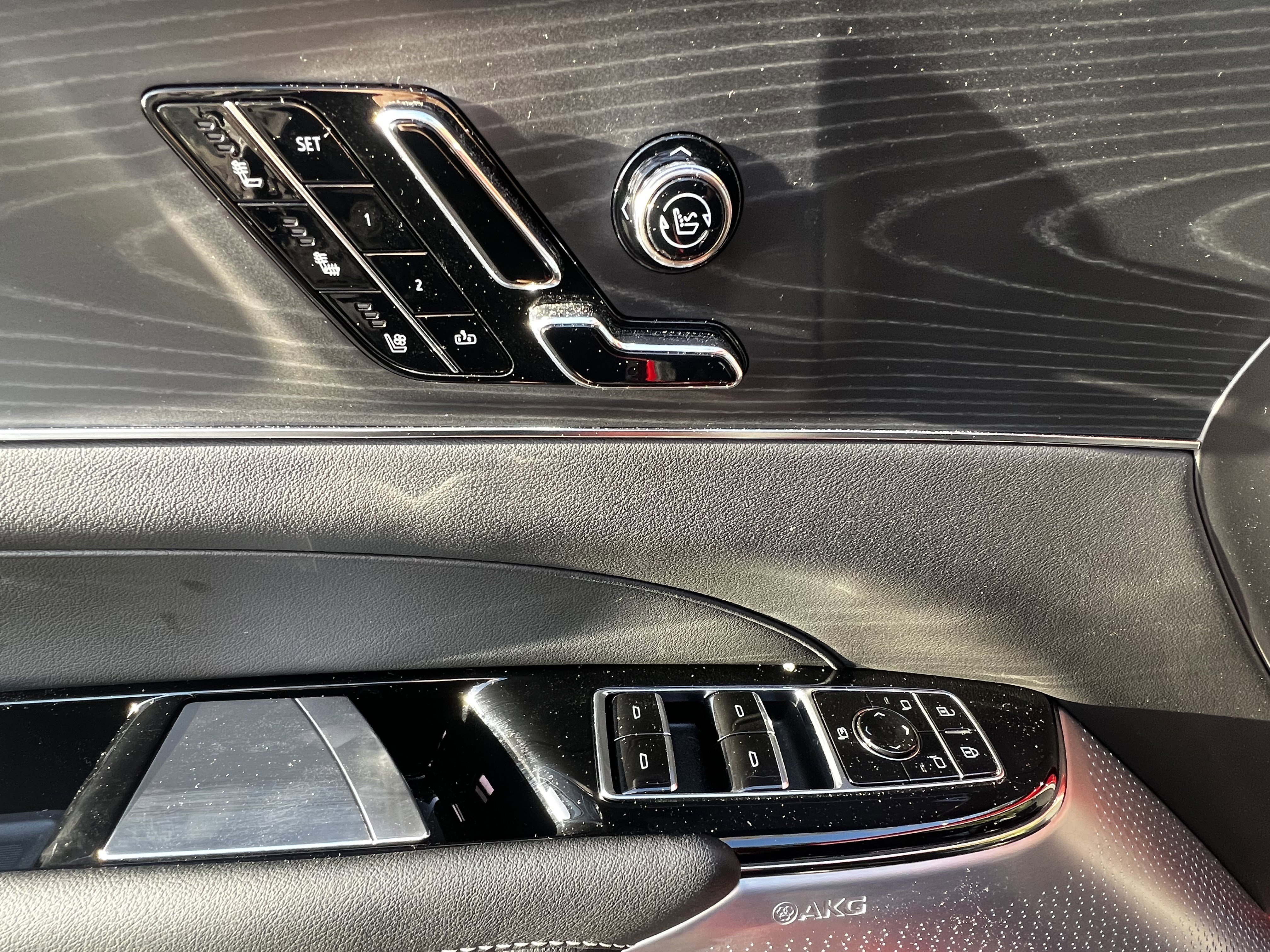 Used 2025 Cadillac Lyriq Sport AWD/4WD image 14