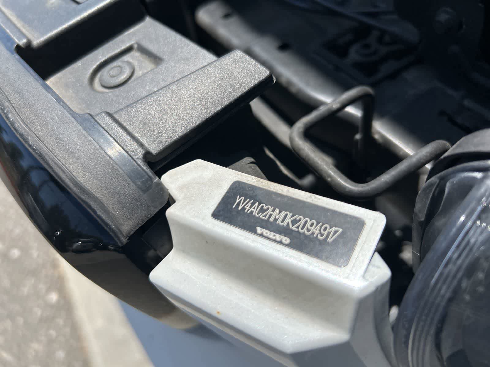Used 2019 Volvo XC40 T4 R-Design FWD image 33