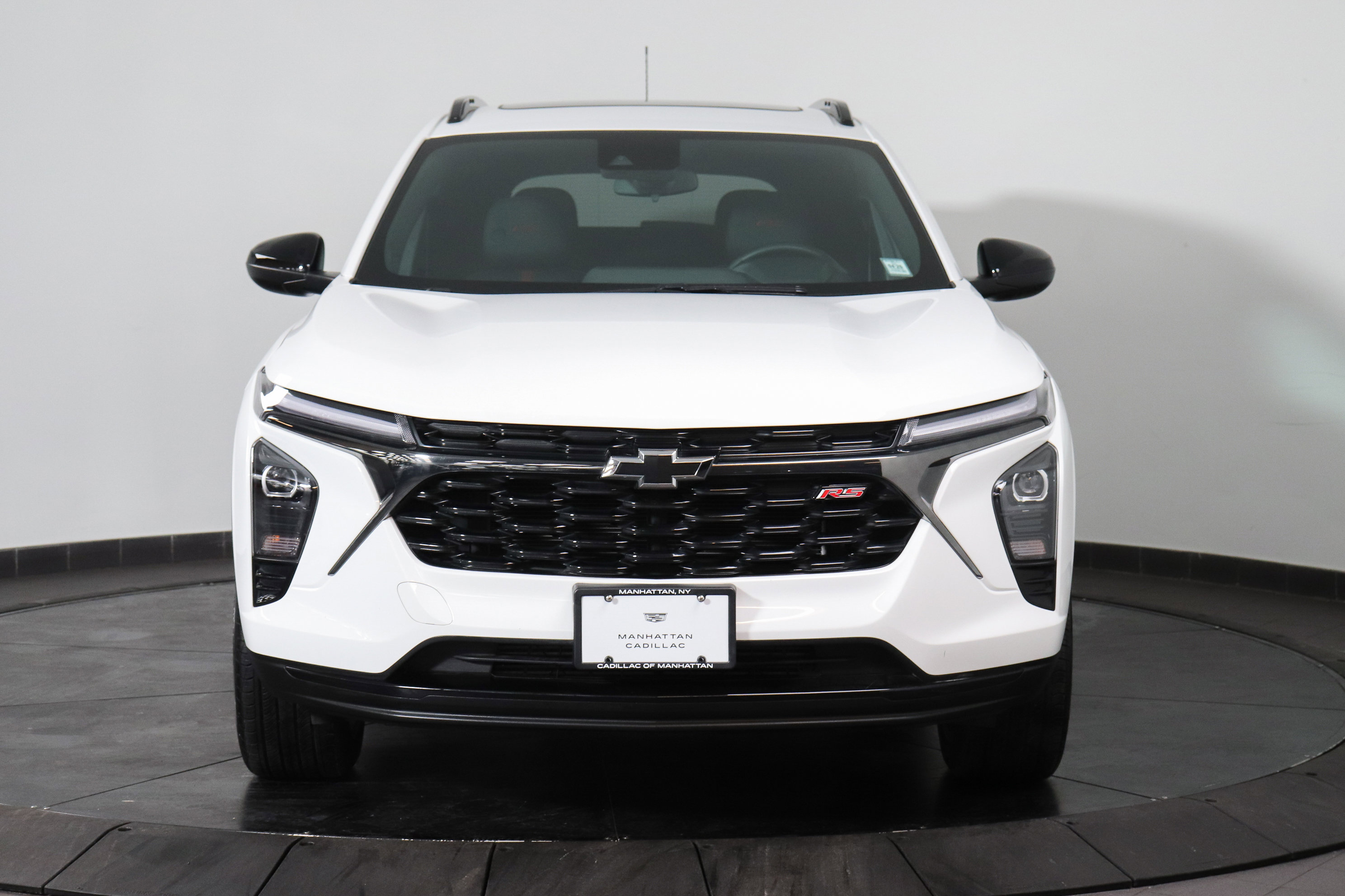 Used 2024 Chevrolet Trax RS w/ Sunroof Package image 8