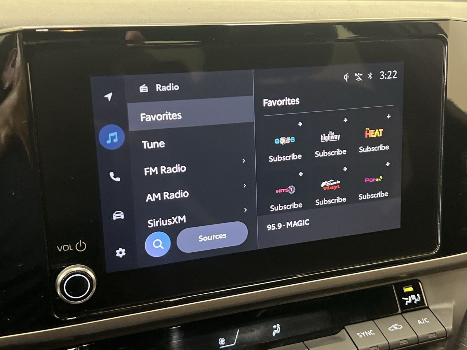 Used 2025 Toyota Camry SE FWD image 17