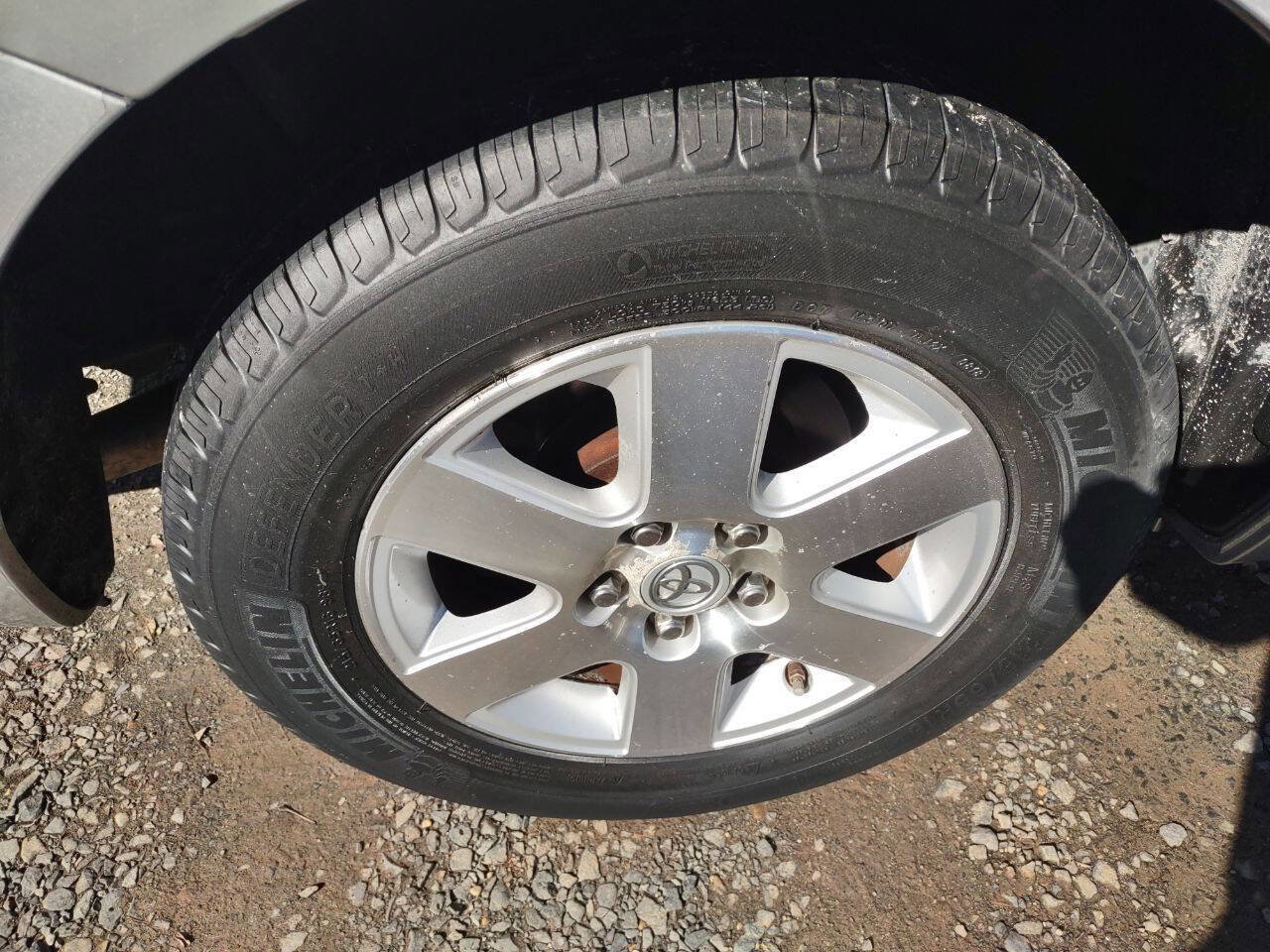 Used 2008 Toyota Sienna XLE image 32