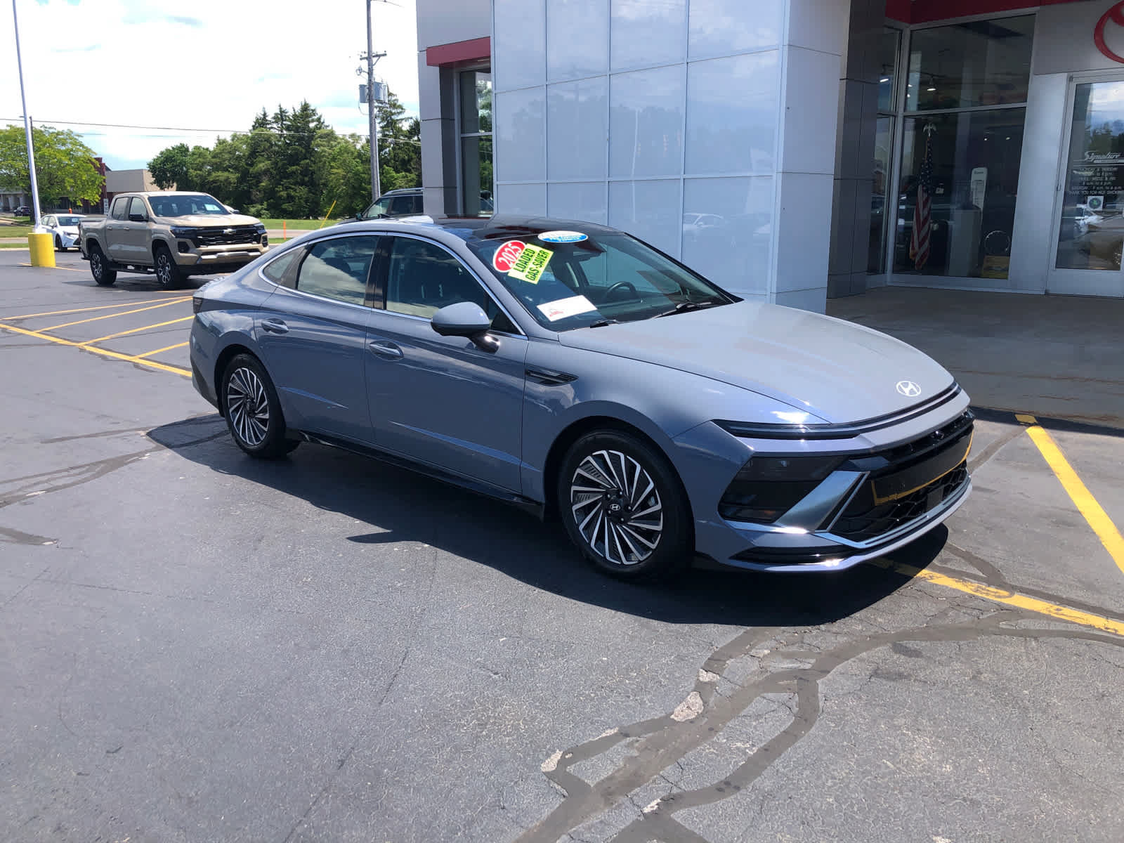 Certified 2025 Hyundai Sonata Limited FWD image 3